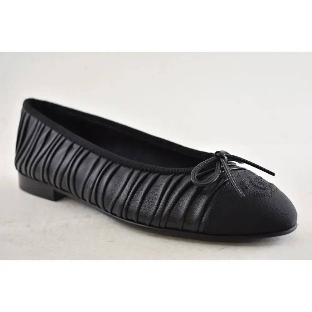 Chanel 26A Black Pleated Lambskin Leather CC Logo Bow Ballet Ballerina Flat 38.5